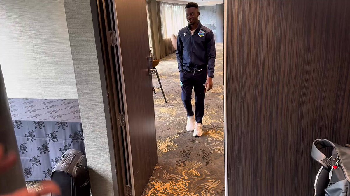 Alick turns 27 and receives Picture