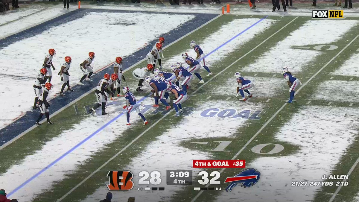 Snow angels in the end zone for the Bills ❄️😇

📺 FOX 