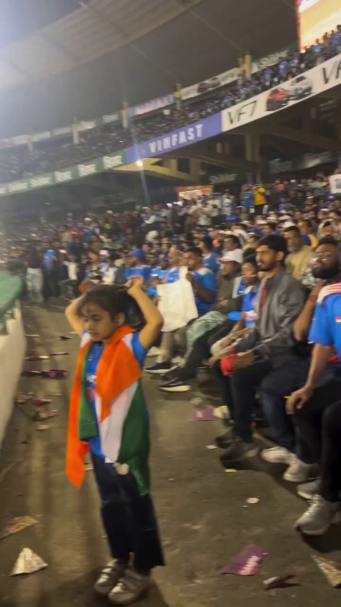 Kohli instantly turned back to Picture