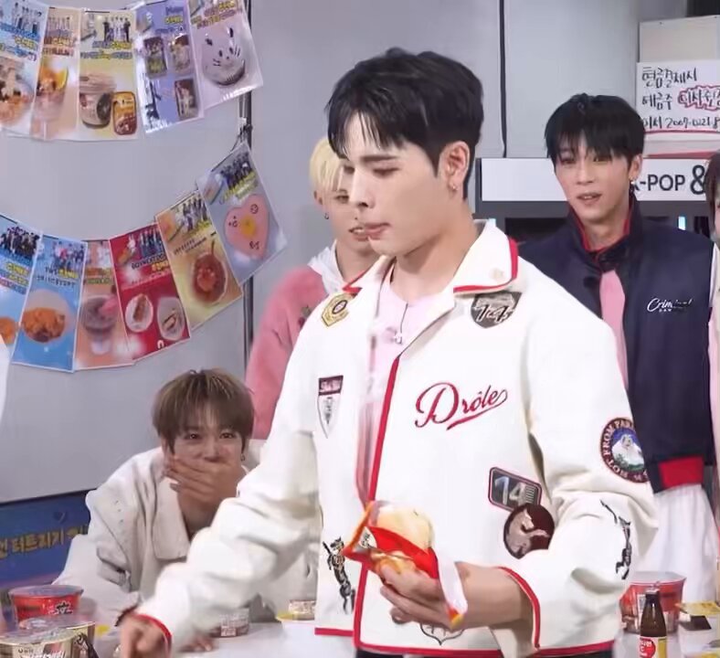 Let haru showcase his popping training like this in an official