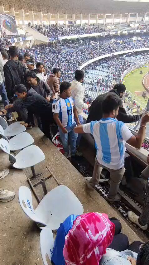 Lionel Messi: Emotional Scenes at Picture