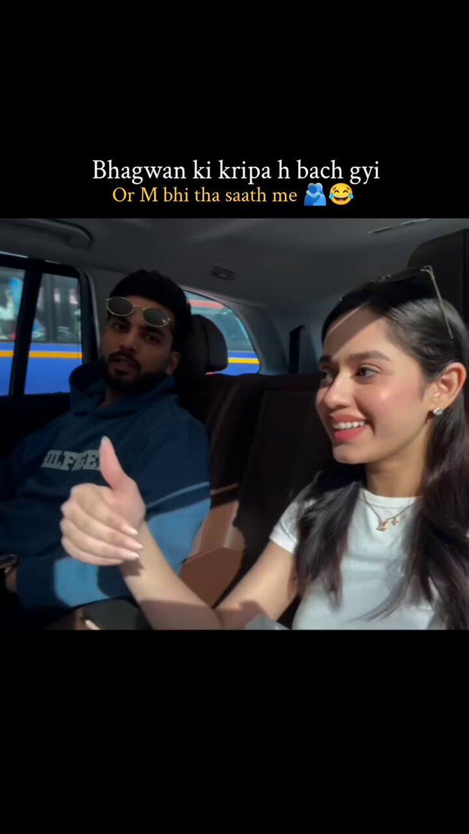 Elvish Yadav ne Bacha liya Picture