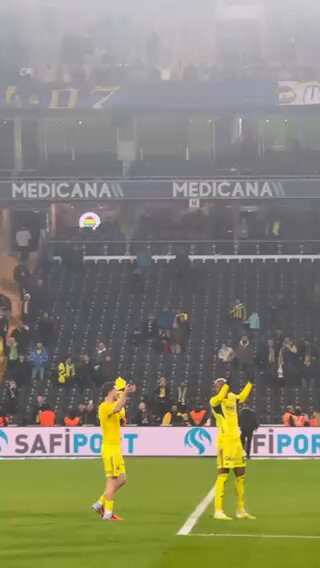 ? Fenerbahçe, galibiyeti Anderson Talisca öncülüğünde kutluyor!