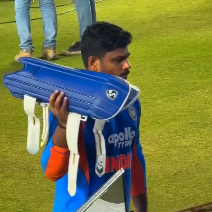 Sanju Samson gifted his gloves Picture