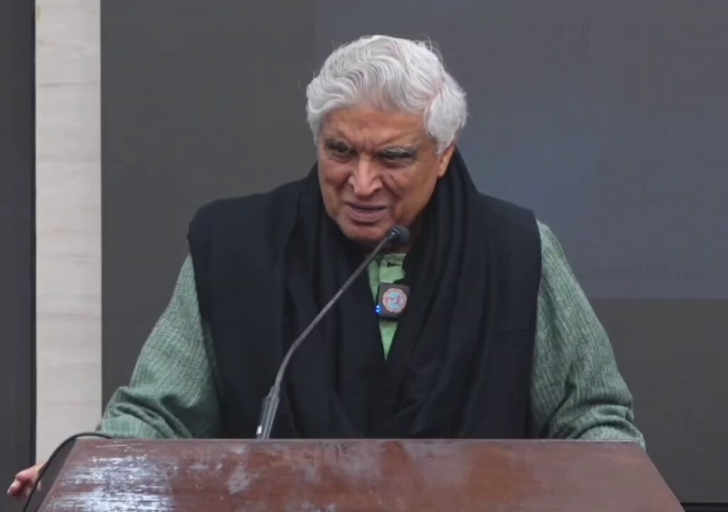 Javed Akhtar shines in shayari Picture