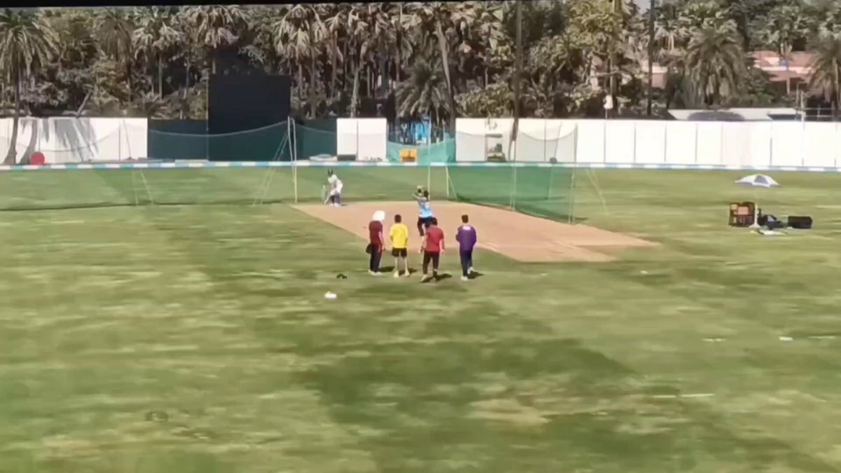 Virat Kohli with Sanjay Bangar Picture