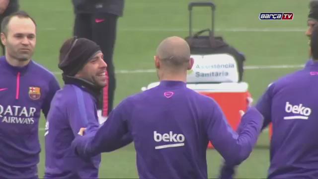   The players saying happy birthday to Jordi Alba. Mes que un club  Team spirit >>>