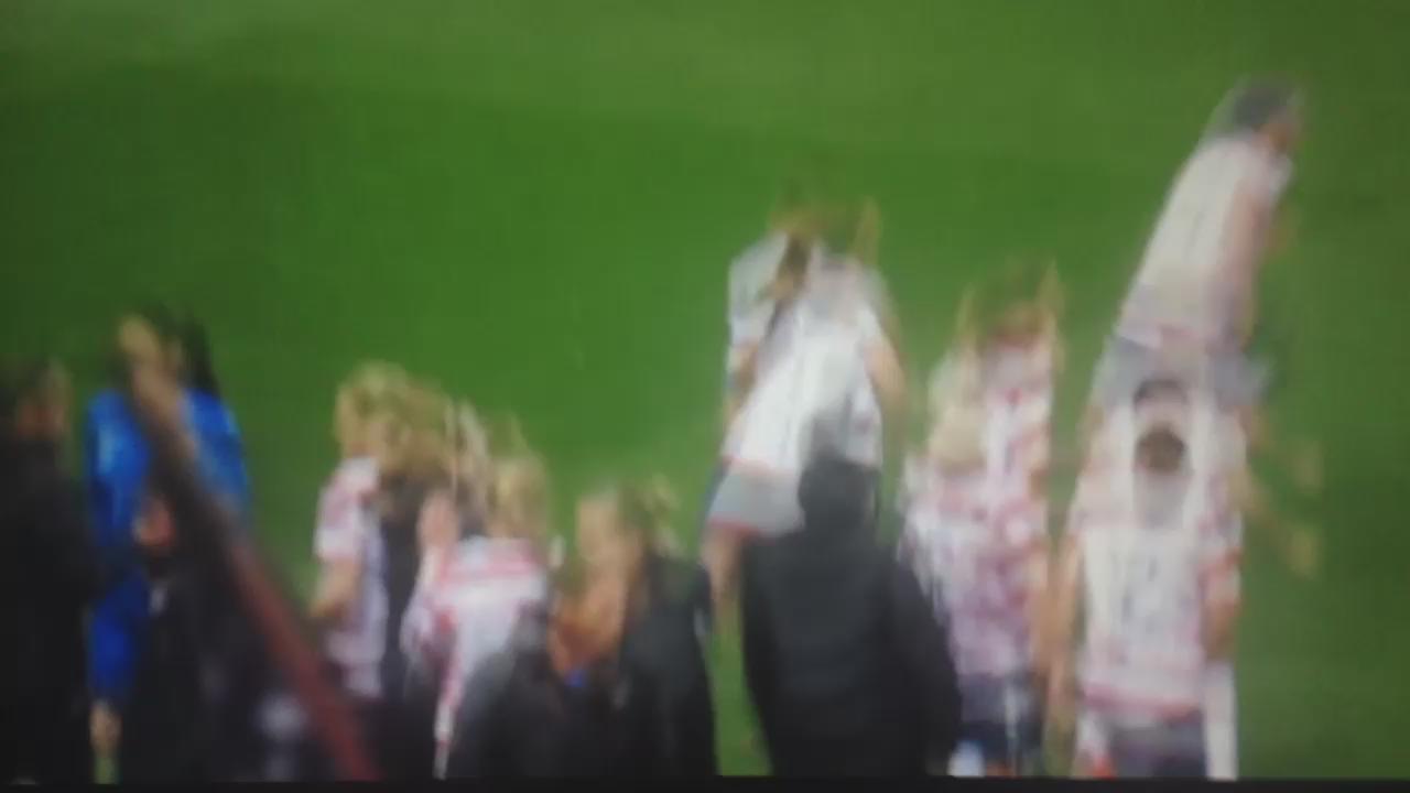 Happy birthday to megan rapinoe    I know you\ll kick butt today      