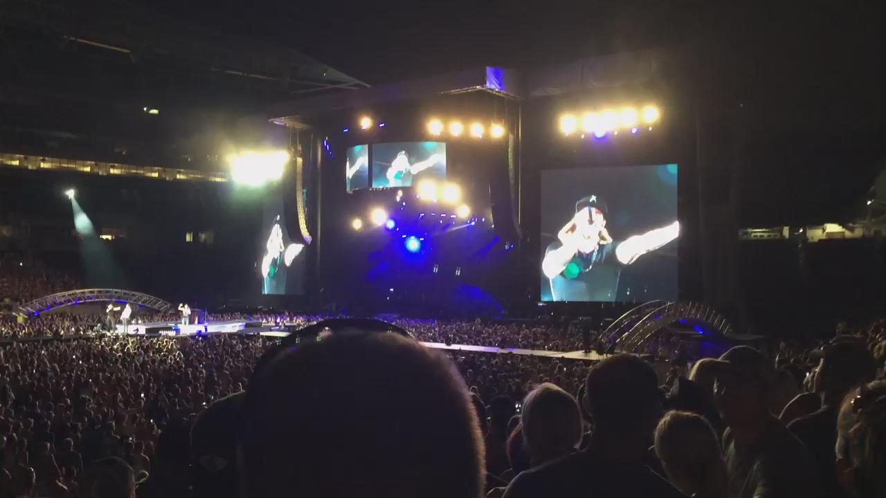 Sang happy birthday to my boy Luke Bryan 