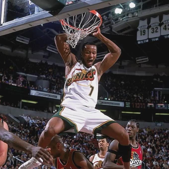 Happy 36th Birthday to Rashard Lewis. 