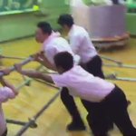 やってしまったね。文化祭でコーヒーカップを作ってしまった高校生。