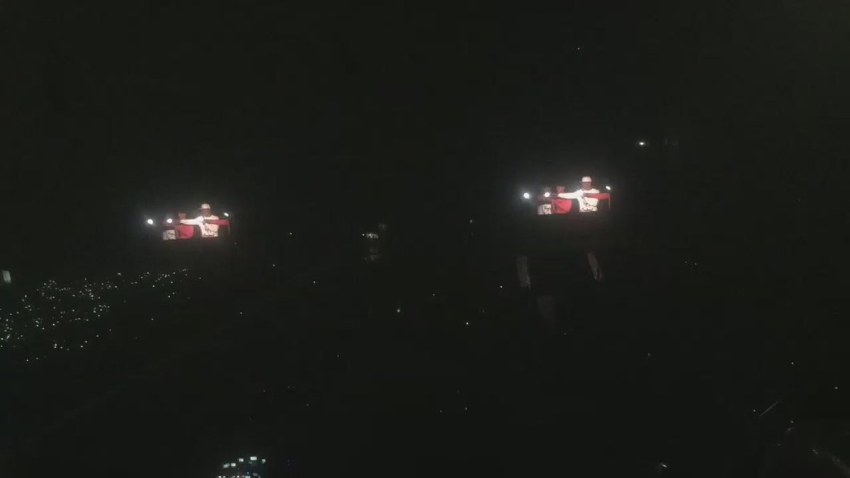 EXO and EXO-L's beautiful silver ocean~ 너무 옙푸다 ㅠㅠㅠㅠ