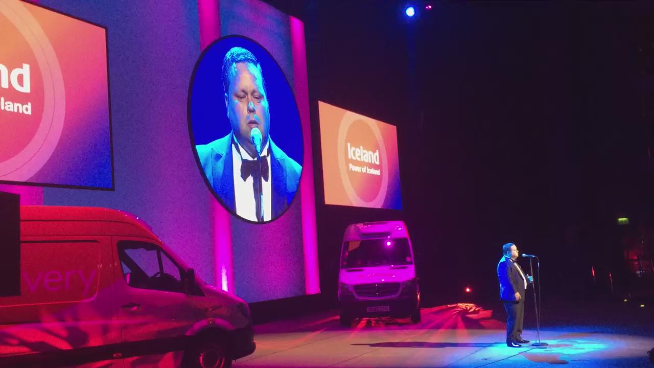 Paul Potts on stage at the Iceland conference. Class! And happy birthday Paul! 