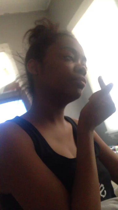 R0yal❤️’s pics and videos