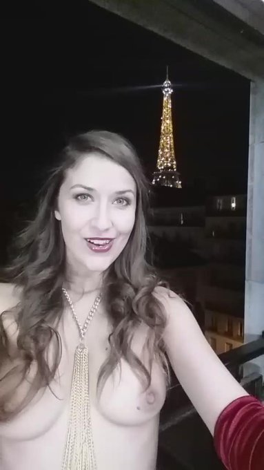 Glaglagla ! #tits #EiffelTower #boobs #shooting #exhib #glam #public https://t.co/Jj2nYtcyIY