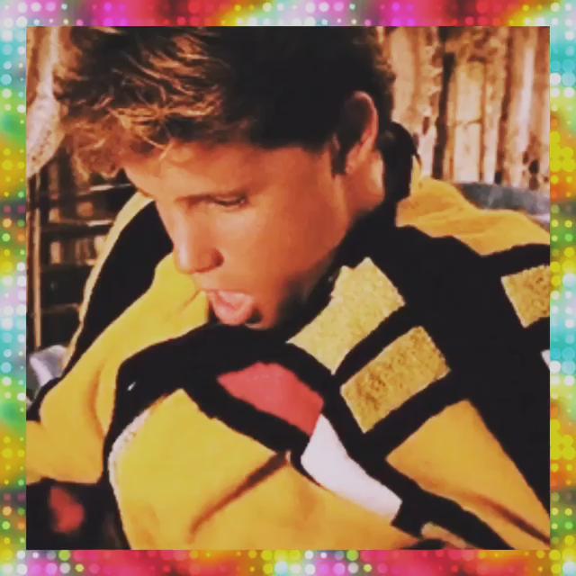 HAPPY BIRTHDAY COREY HAIM!!!!!!! 