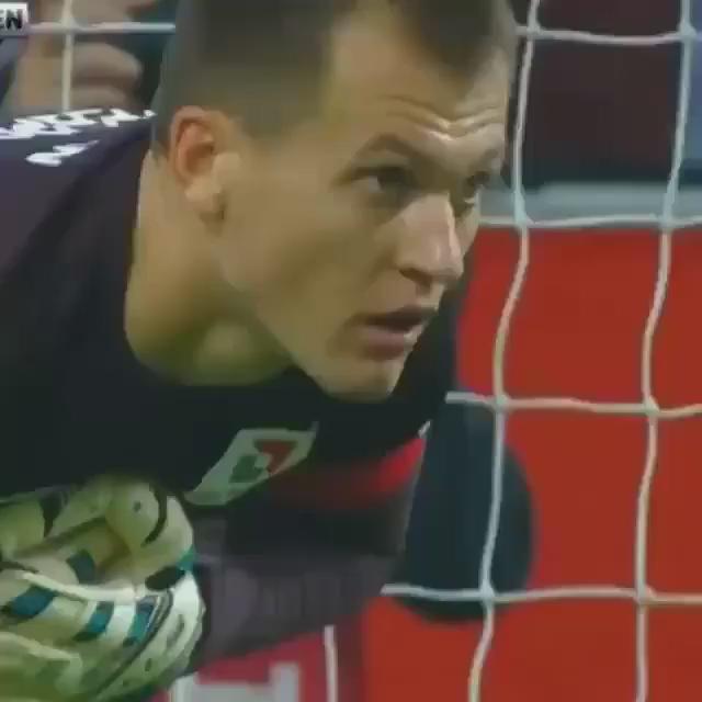 切られてるコースにぶち込むフッキのシュート力😲
破壊力がすごい、、、
via @FutballTweets