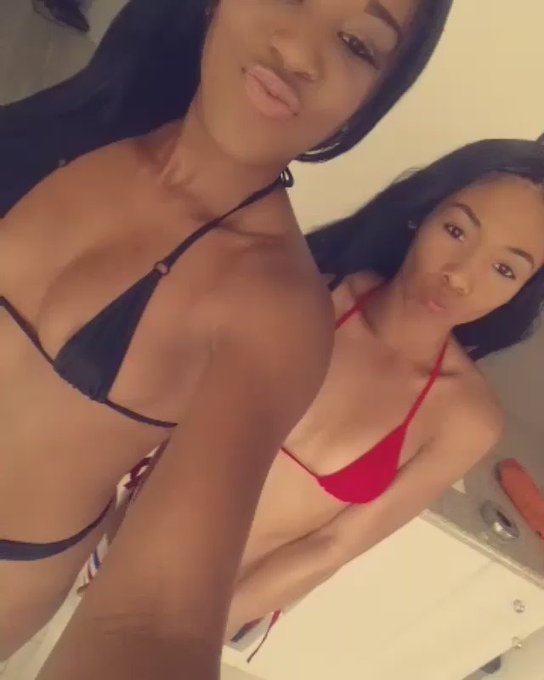 Me and @NiaNixonx https://t.co/7aXZvcN1fy