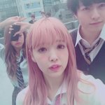 藤田 ニコルと美男子が、街中で奇声を発する動画がナゾすぎる!