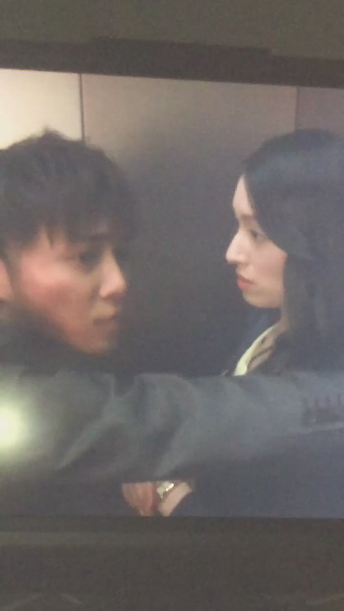 あ 壁ドンをするのかと思えばちょっと目を離した隙にキスをする 手を握り抵抗されないようにと少しキツくでも優しさもあって哀愁を漂わせる もう成宮寛貴が最高としかいいようがない 不機嫌な果実 成宮寛貴 T Co Aotrvth3pz Twitter