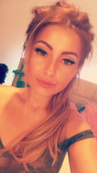 Goodnight 😘 sweet dreams about me 😏😏 #kisses https://t.co/Unw4ZmgHhd<a href="/tag/kisses"class="tags">#kisses</a>