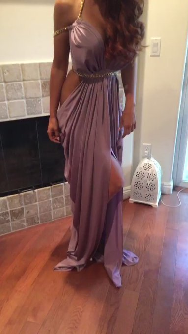 This dress has my heart 😍 https://t.co/KkLryaU3CM<a href="/tag/bts"class="tags"><span>#bts</span></a>