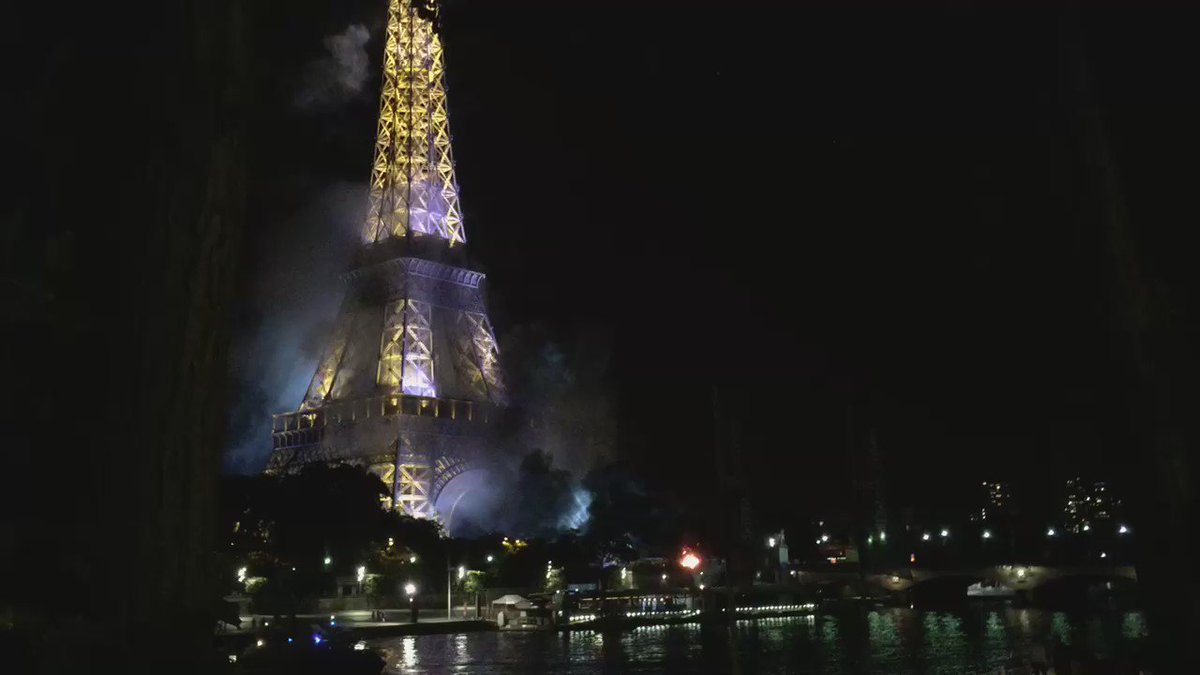 French Police give caution on Eiffel tower fire after Nice Bastille day attack