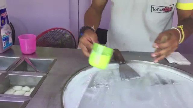タイで人気のアイスクリームの製造方法が意外すぎる...www