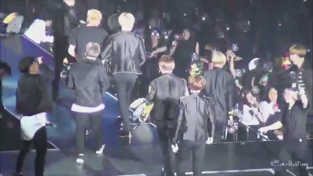 160712 BTS LIVE 花様年華 on stage epilogue in Osaka 진격의 방탄 Japanese Ver. https://youtu.be/PCQFQ3lvDY0 #정국 #방탄소년단 @BTS_twt