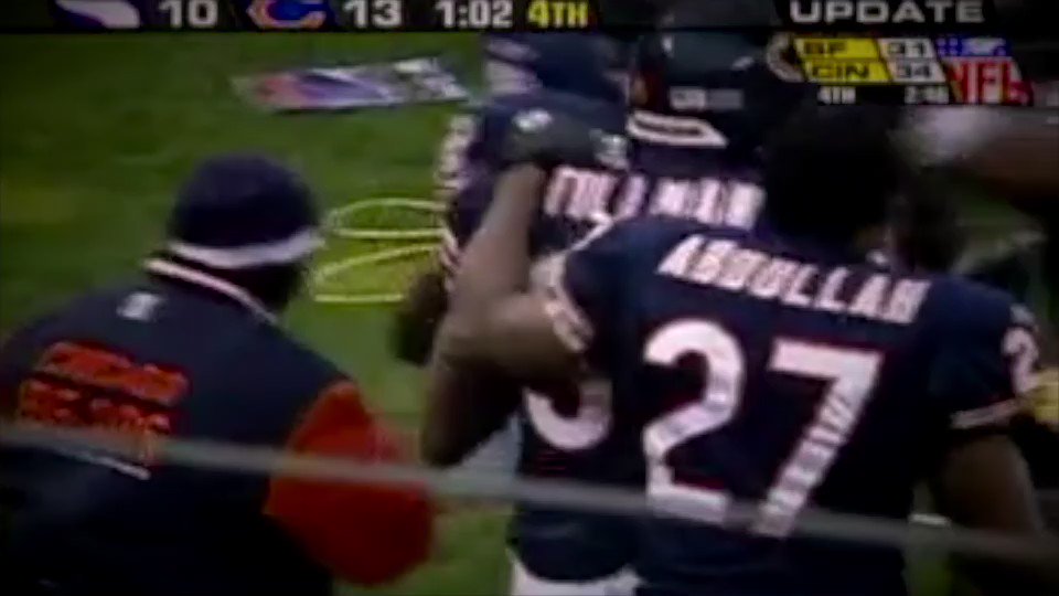 That time mossed Randy Moss!

Happy 40th Birthday to a Bears legend!

 