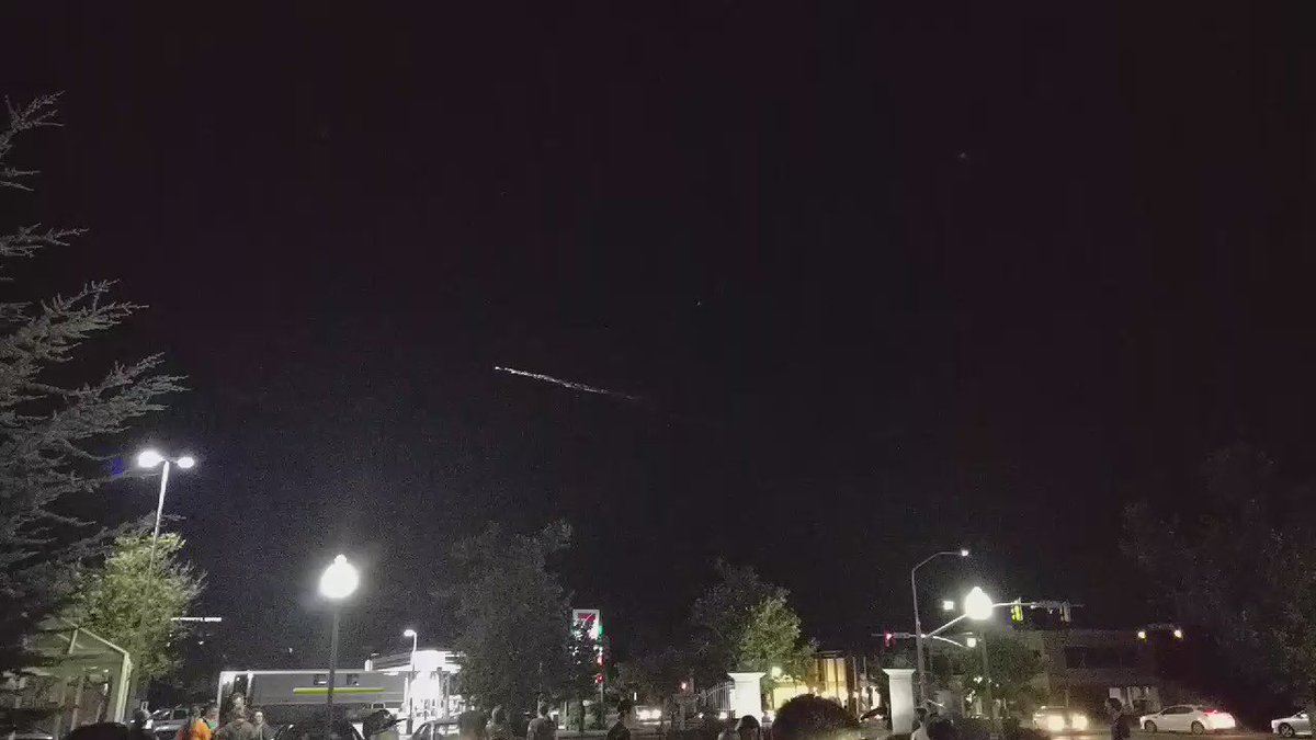 Western Bright lights seen streaking across the sky tonight over the