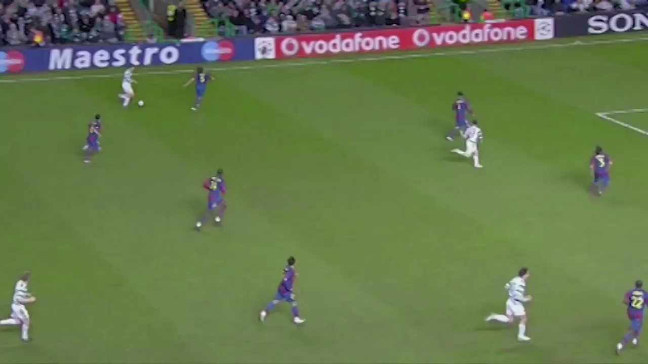 Happy Birthday to former Celtic midfielder Barry Robson 