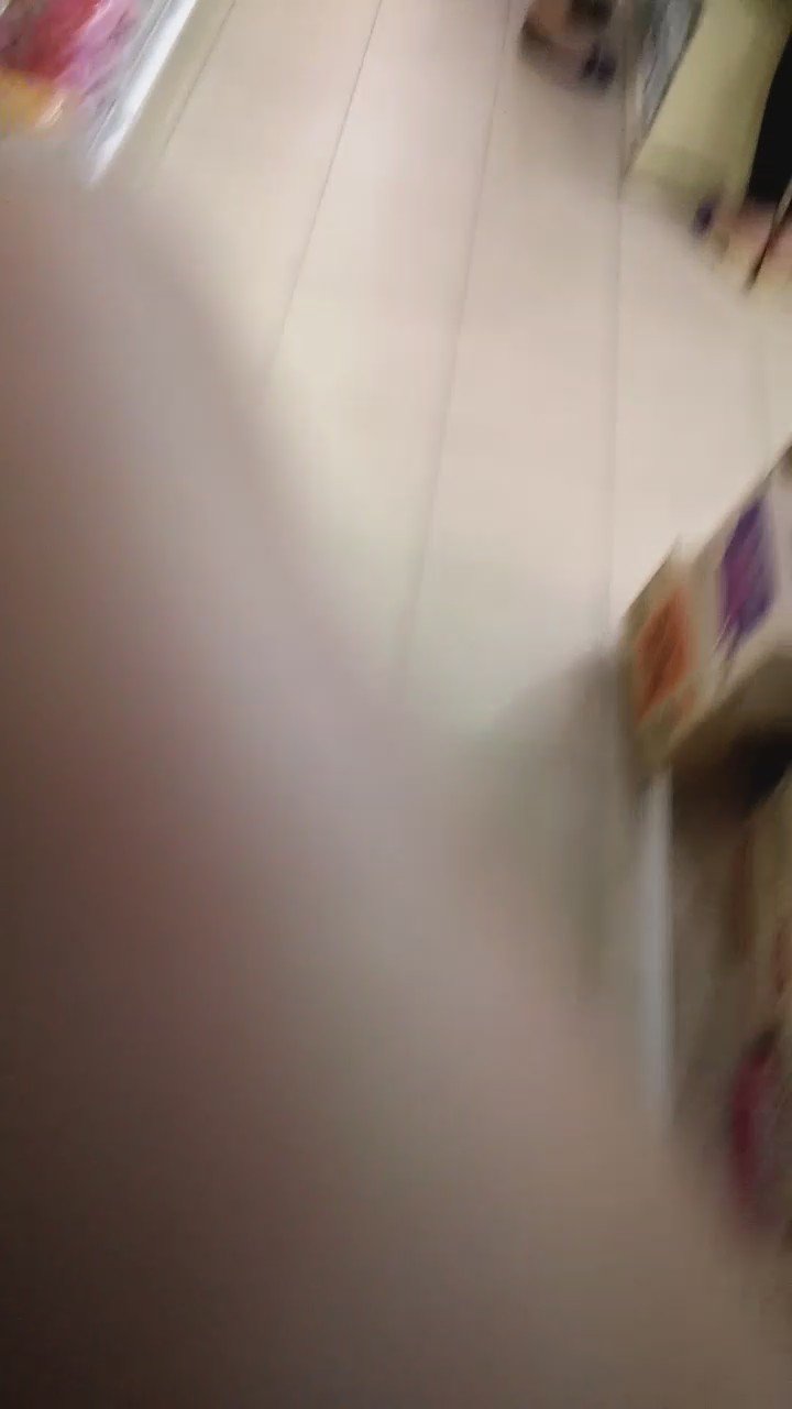 theyes10 on X: Ngintip cewek SPG t.coMHr1WWtFNB  X