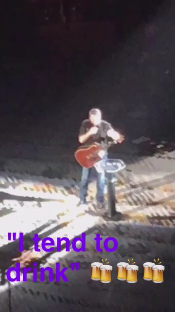 🍻 such an amazing concert last night. Looooove me some @blakeshelton Come back soon! #BSSiouxFalls