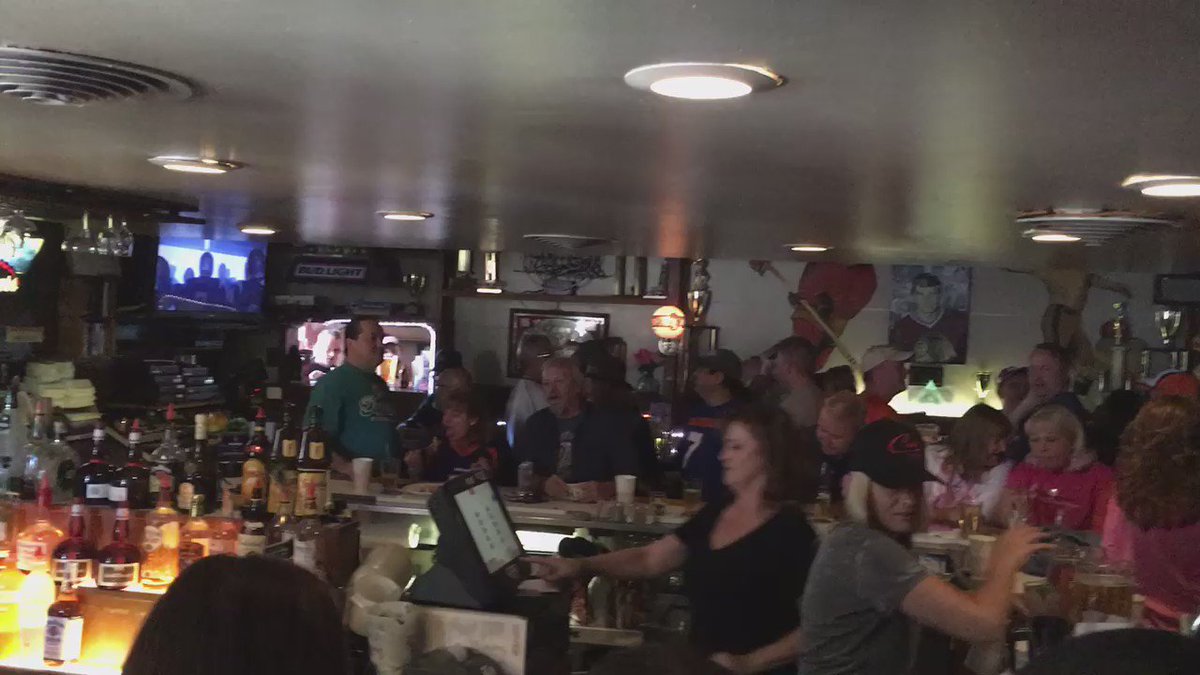 Campus lounge is wall-to-wall on last day after 40 years owner says he's thankful for all the loyal customers KDVR