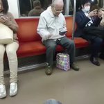 パリピかなｗ電車の中でリアル音ゲーしてるノリノリなおじいちゃんが可愛い!