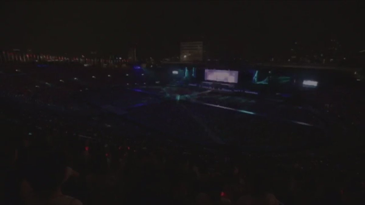青空 嵐 デビュー17周年 スケスケ衣装と今までのa Ra Shiの詰め込み 嵐デビュー17周年 嵐デビュー日 嵐cdデビュー17周年 11月3日は嵐cdデビュー記念日 17周年の嵐に愛を叫べ あお動画