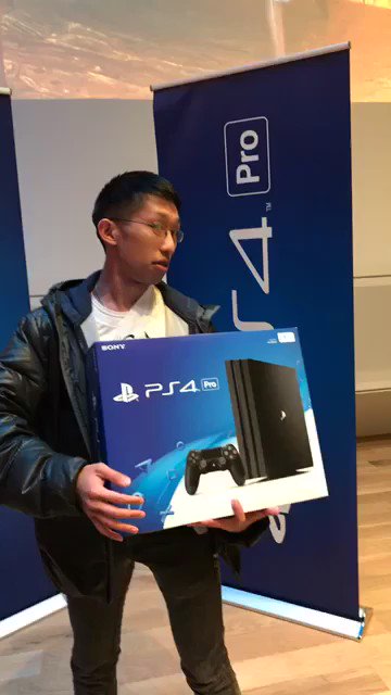 Sony подарила PS5 Джоуи Чу — первому покупателю PS4 и PS4 Pro