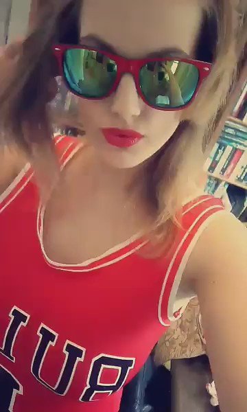 Rocking the @chicagobulls bodysuit. 
Need one of these in my life! https://t.co/hpcACCAnqY