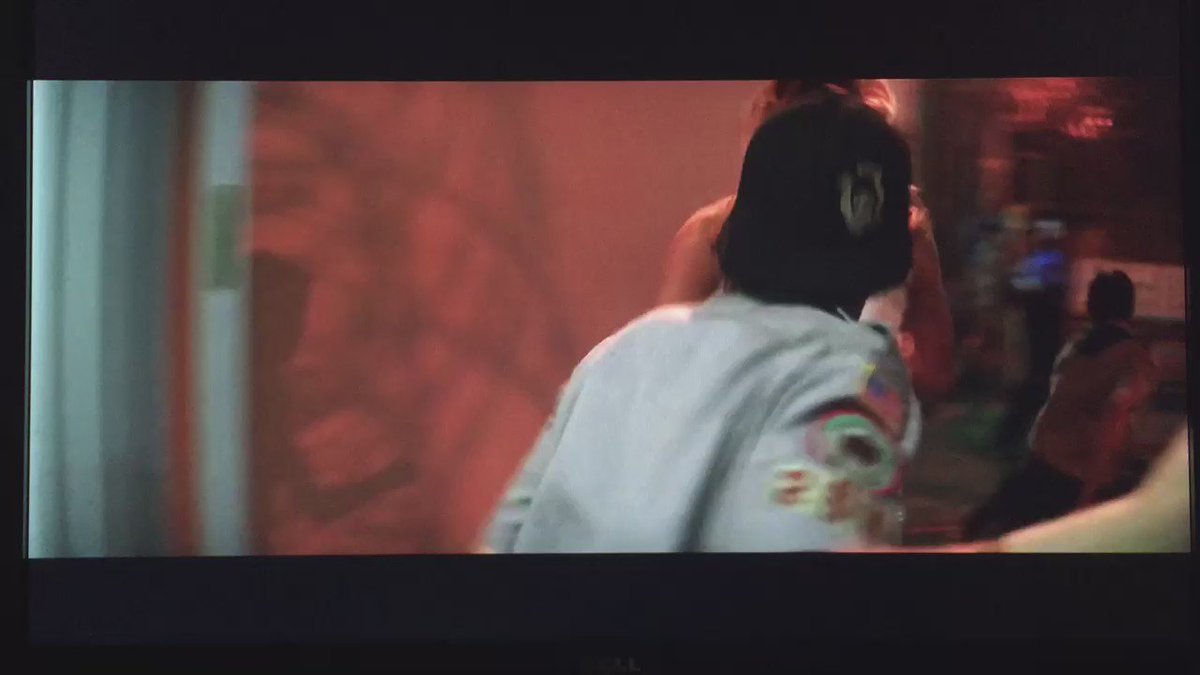 このゾンビ映画面白すぎる なんで警官ノーブラなんだよww 話題の画像がわかるサイト