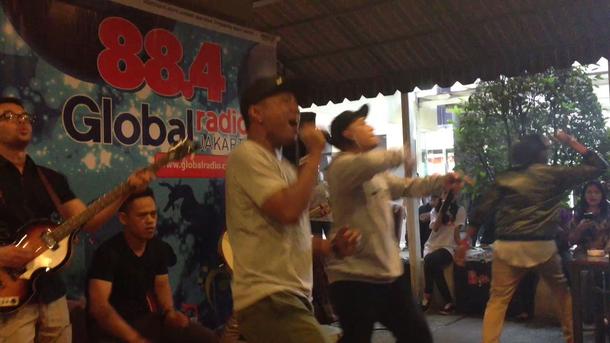 Paling seru di #ENCORE hari ini lagu yang superhits dari @tfivemusic "Kau"