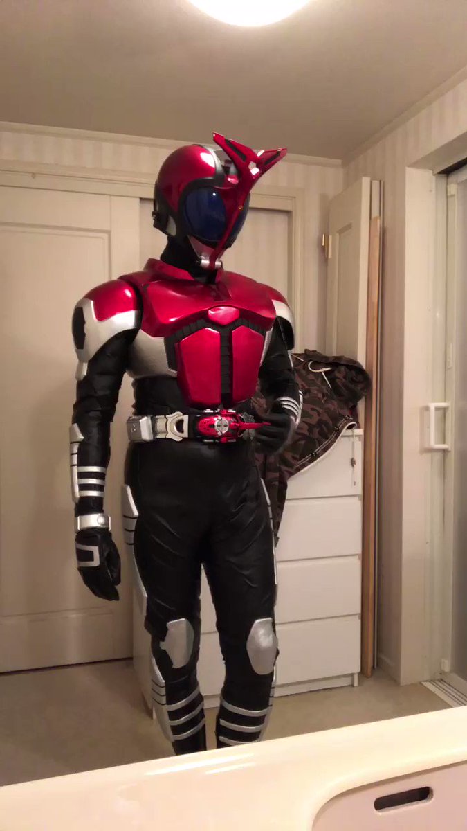 仮面ライダーごっこで本気を出したいとこのお兄ちゃんが超絶かっこいい Togetter