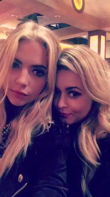 Se eu amo a amizade entre sasha e ashley? claro com certeza
muita beleza pra um vídeo 
Happy Bday Sasha Pieterse 