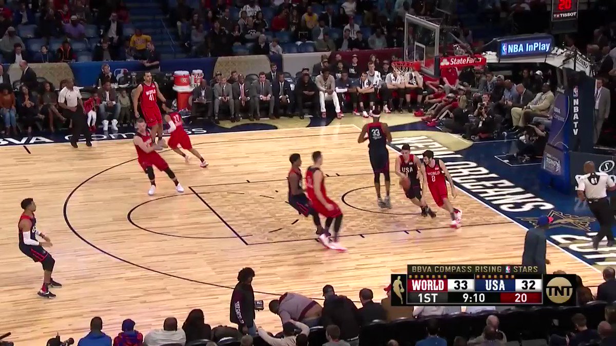 Highlight from TNT.  Abrines hustle. Sabonis dunk.  🌎 vs 🇺🇸 in #NBARisingStars https://t.co/iPnNvVBOqJ