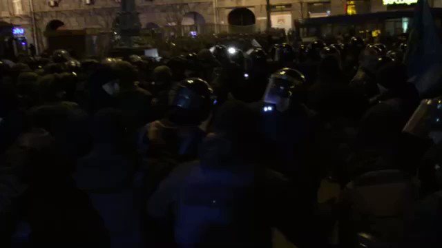 dEmB4E5lE5ljs95 - Сутички на Хрещатику. Затримано кілька осіб - rai.ua