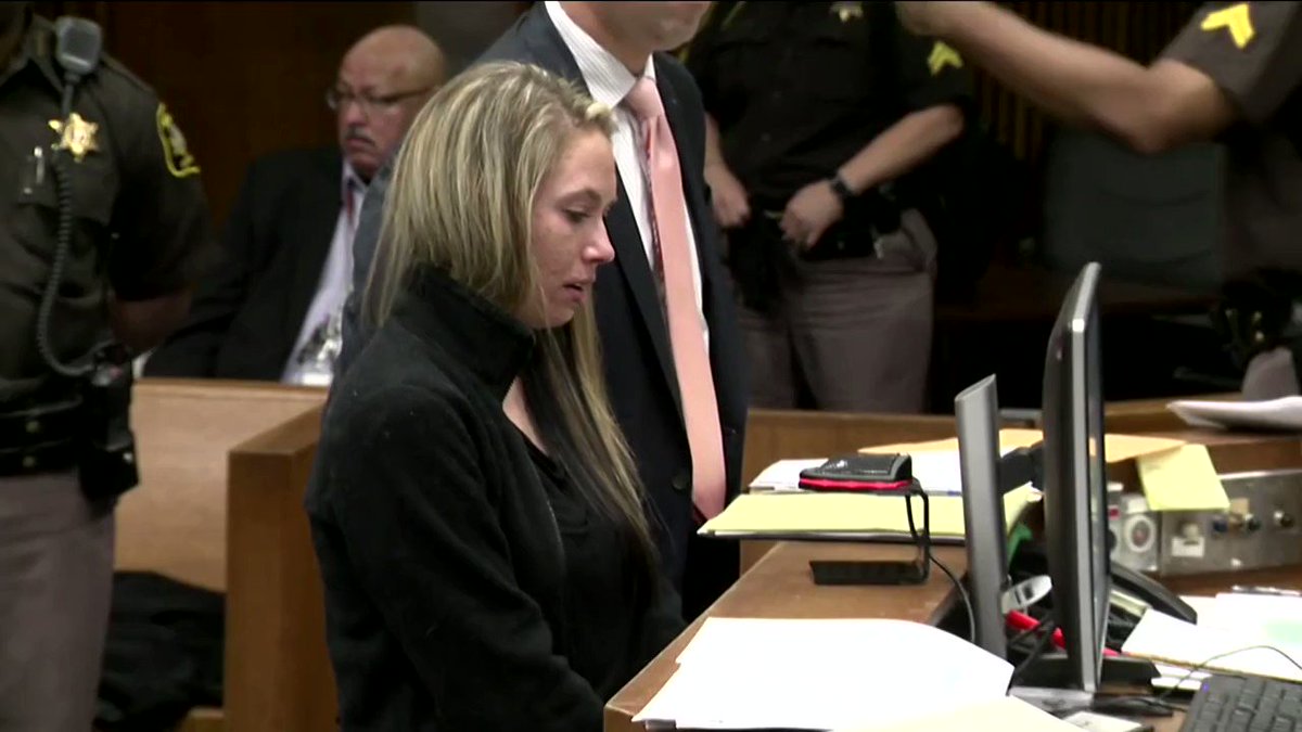 Saluting this Judge who threw a drunk driverโs mom in jail for laughing at victimโs family in court