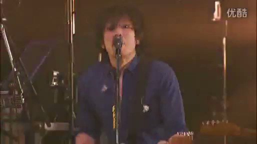 Back Number 動画 歌 Bot そのドレスちょっと待った もしもあの時僕が誘惑から 命からがら逃げ切れば その鐘を鳴らす君のとなりには 白い服着て鼻の下を伸ばす 僕がいたのかもしれないね 君の言わせれば問題は 他にも諸々あって あの日は ただの