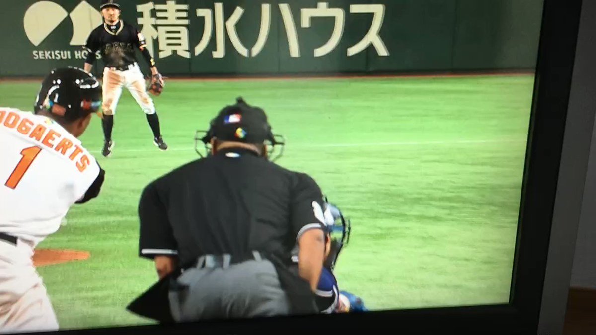 侍ジャパンに1人だけ忍者 セカンド菊池涼介選手の超絶プレーに相手ベンチも解説者もwbscもびっくり Wbc17 Togetter