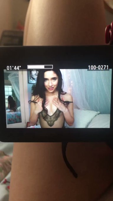 filmed a short lil joi/cei video today 😛 https://t.co/aj8maKzCr5