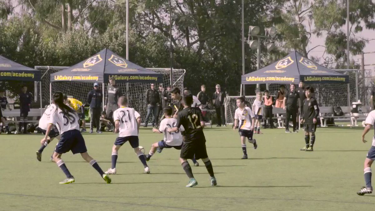 We're building a new soccer culture in #LosAngeles.  Join us. #LAFC lafc.com/makehistory/ https://t.co/wlc2pjJFfD